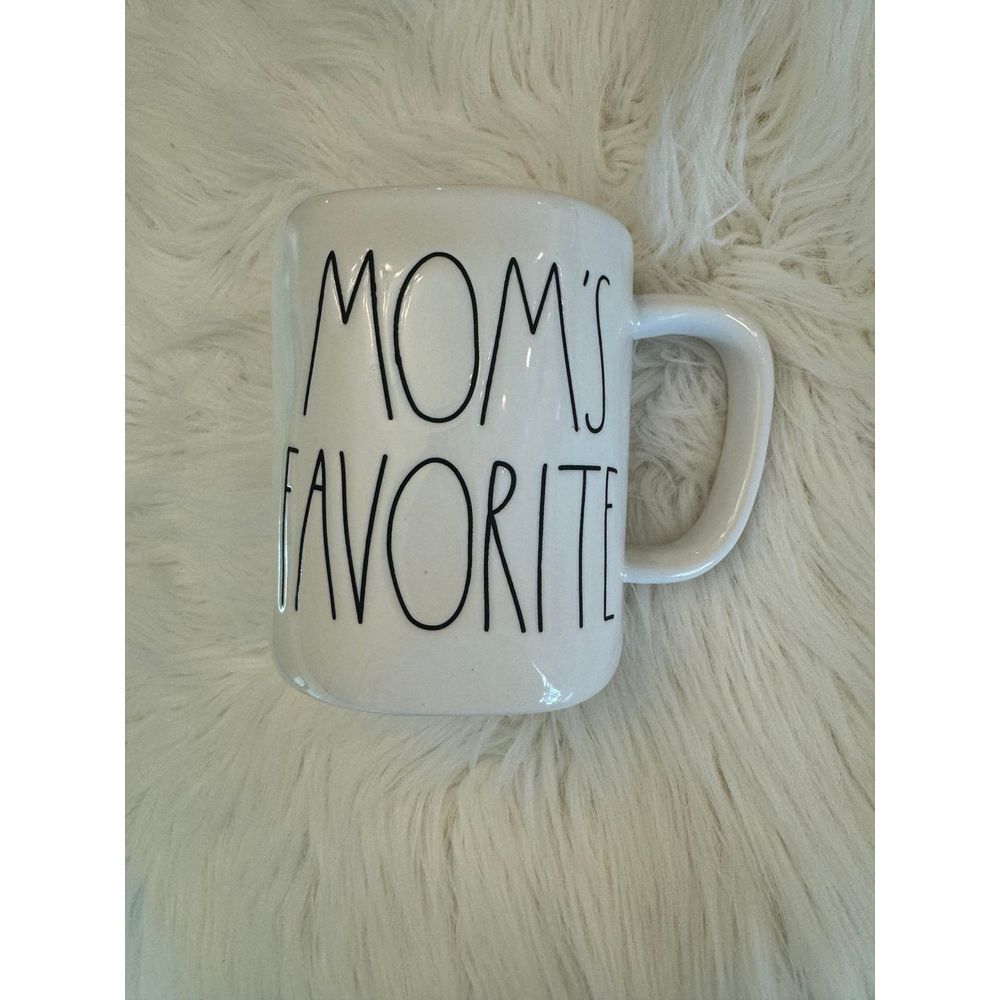 Rae Dunn Moms Favorite mug EUC
